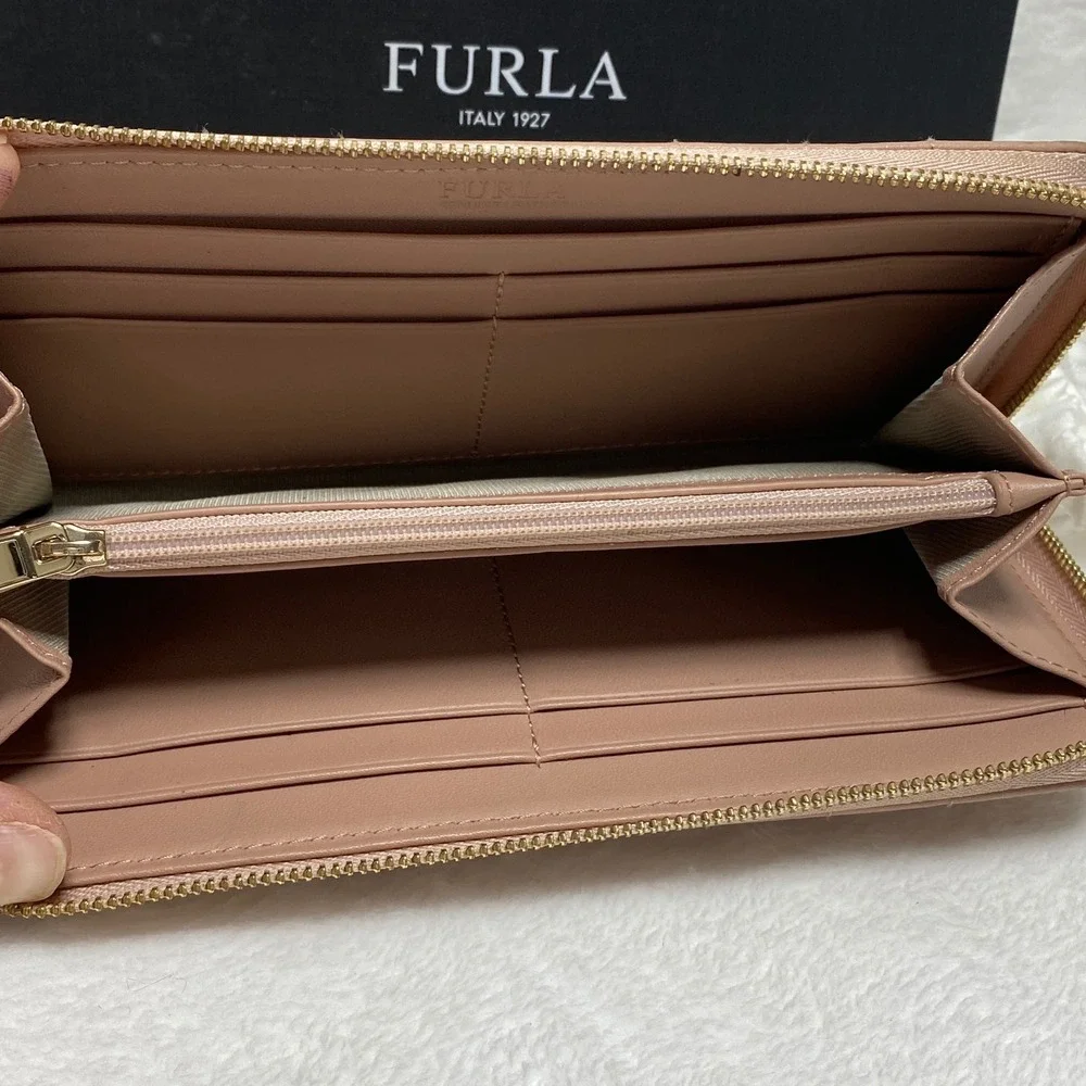 Furla Italy‎ Classic Zip Around Moonstone Quilted Wallet NIB Christmas Gift